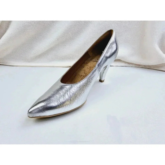 Bhava Size 39 (US 8.5-9) Women's Silver Slip On Pointed Toe Pumps Made In Spain - Picture 1 of 15